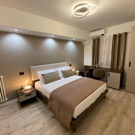 Hotel Plaza Ungheria Palermo Kültér fotó