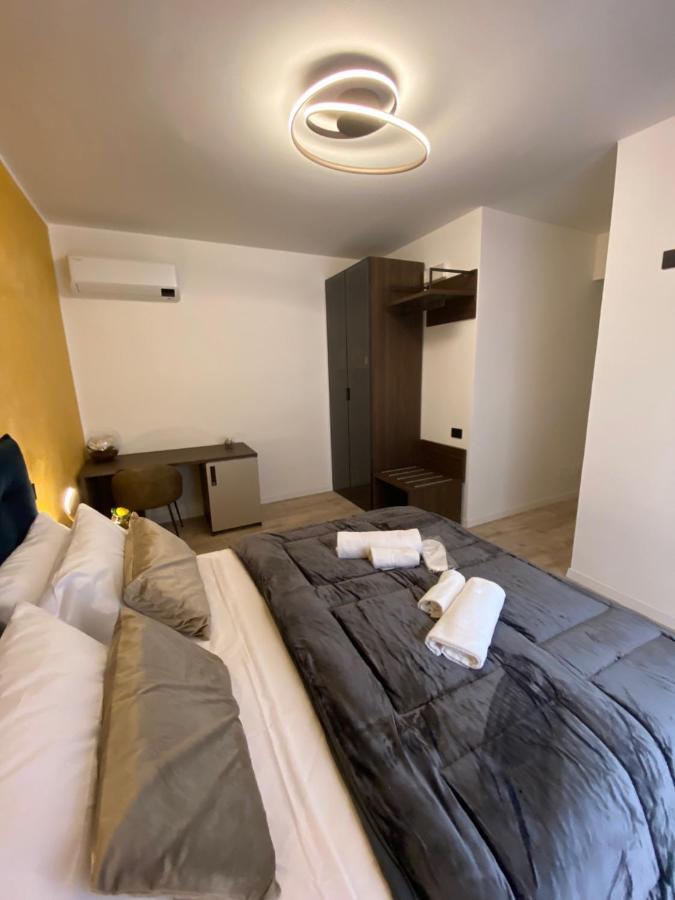 Hotel Plaza Ungheria Palermo Kültér fotó