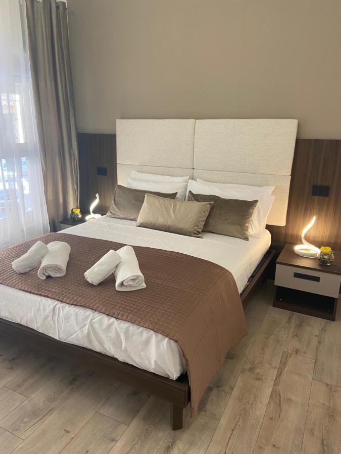 Hotel Plaza Ungheria Palermo Kültér fotó