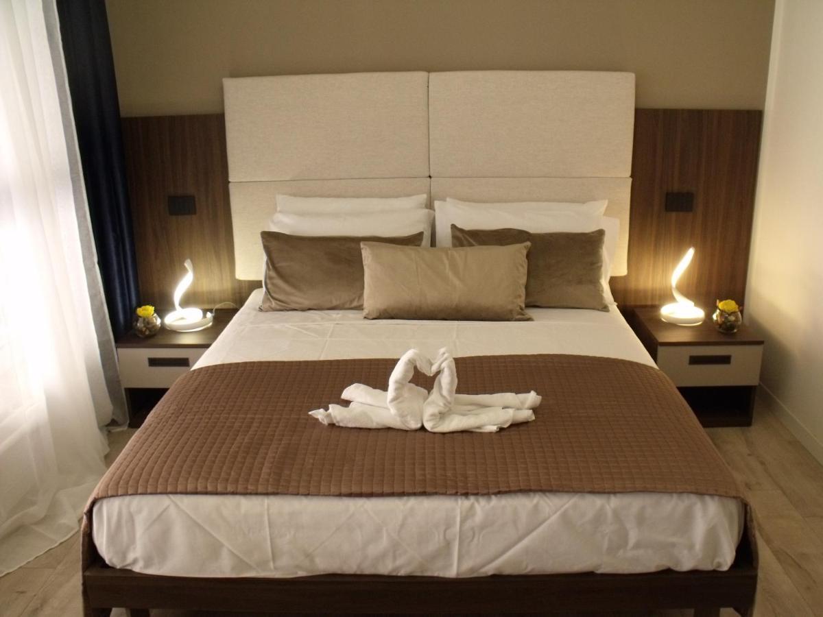 Hotel Plaza Ungheria Palermo Kültér fotó