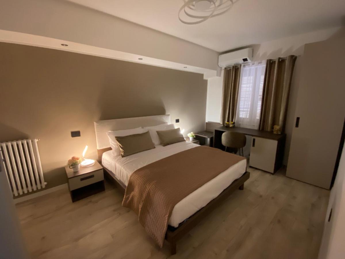 Hotel Plaza Ungheria Palermo Kültér fotó
