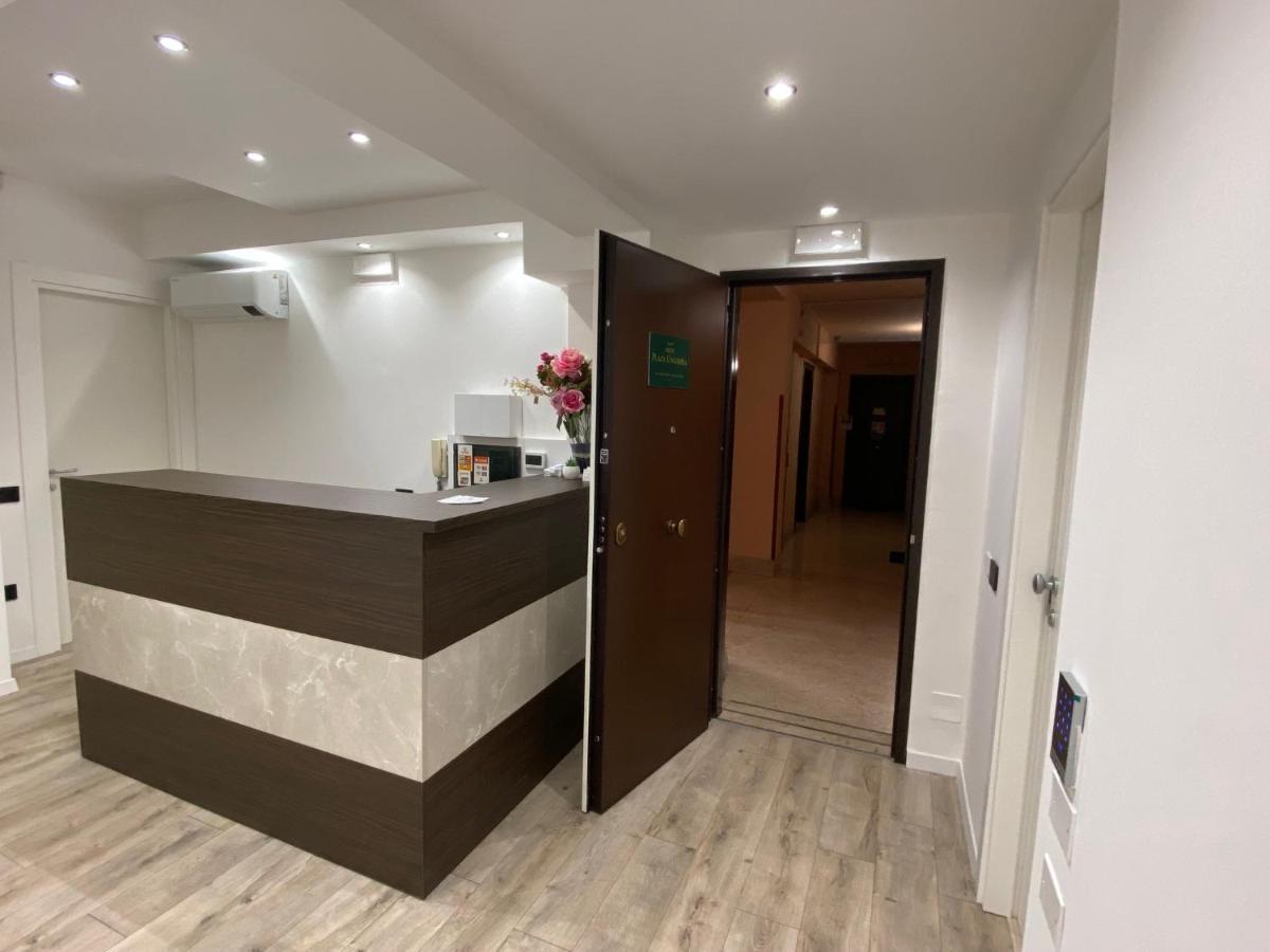 Hotel Plaza Ungheria Palermo Kültér fotó